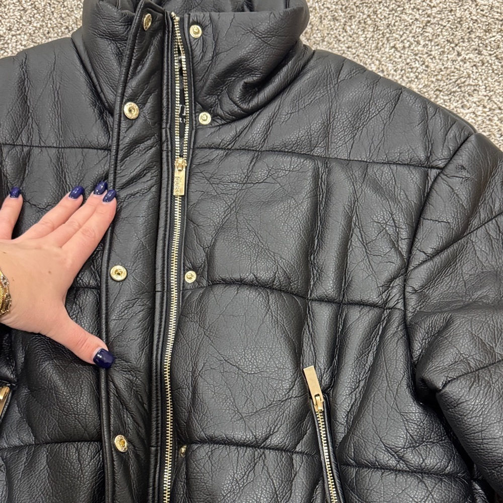Guess Black Puffer Jacket - Picture 5 of 9